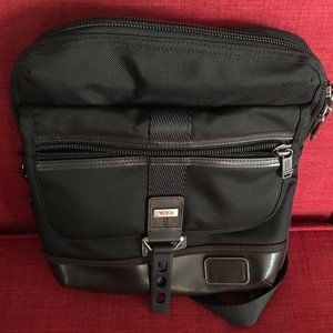 TUMI MESSENGER BAG